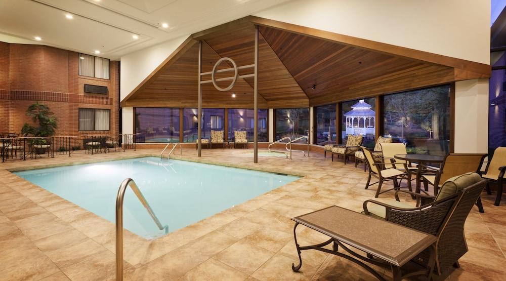 Ann Arbor Regent Hotel And Suites Extérieur photo