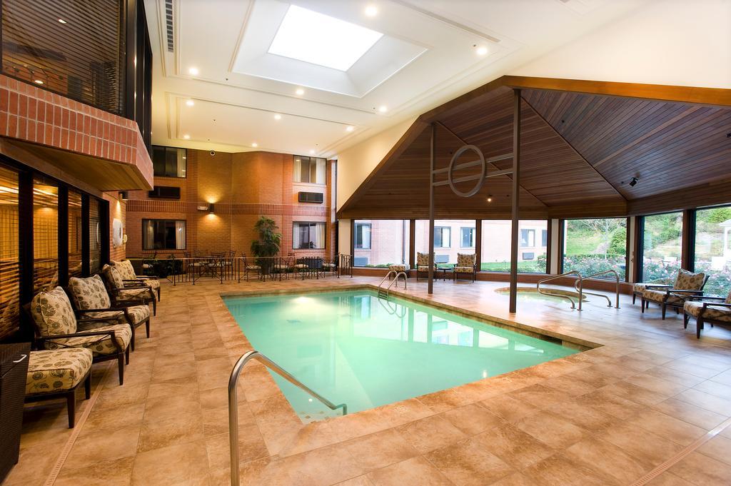 Ann Arbor Regent Hotel And Suites Extérieur photo