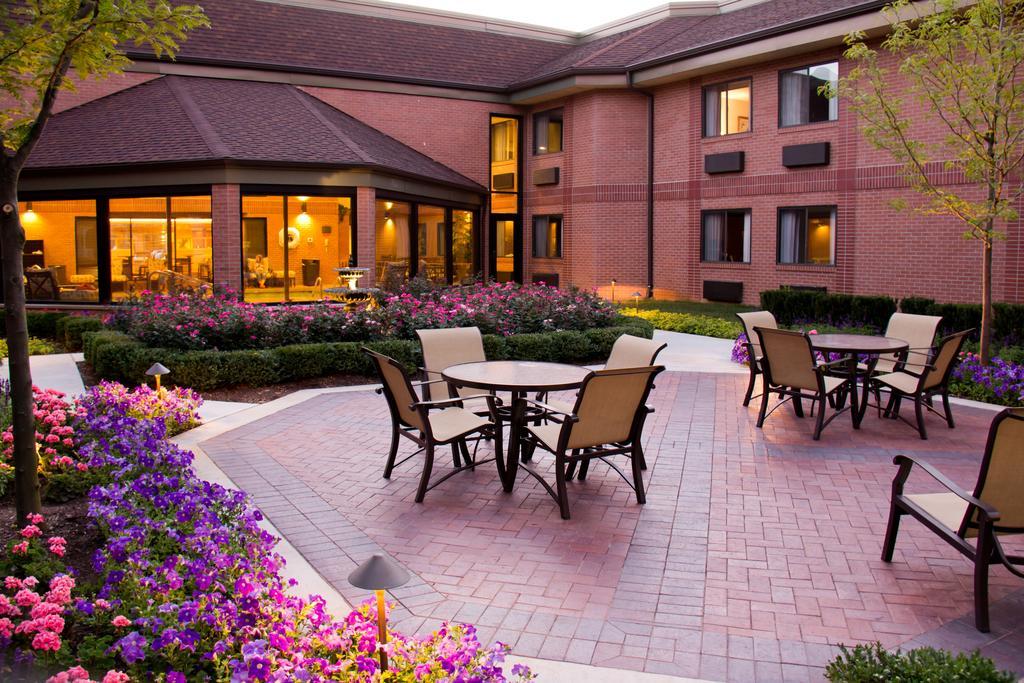 Ann Arbor Regent Hotel And Suites Extérieur photo