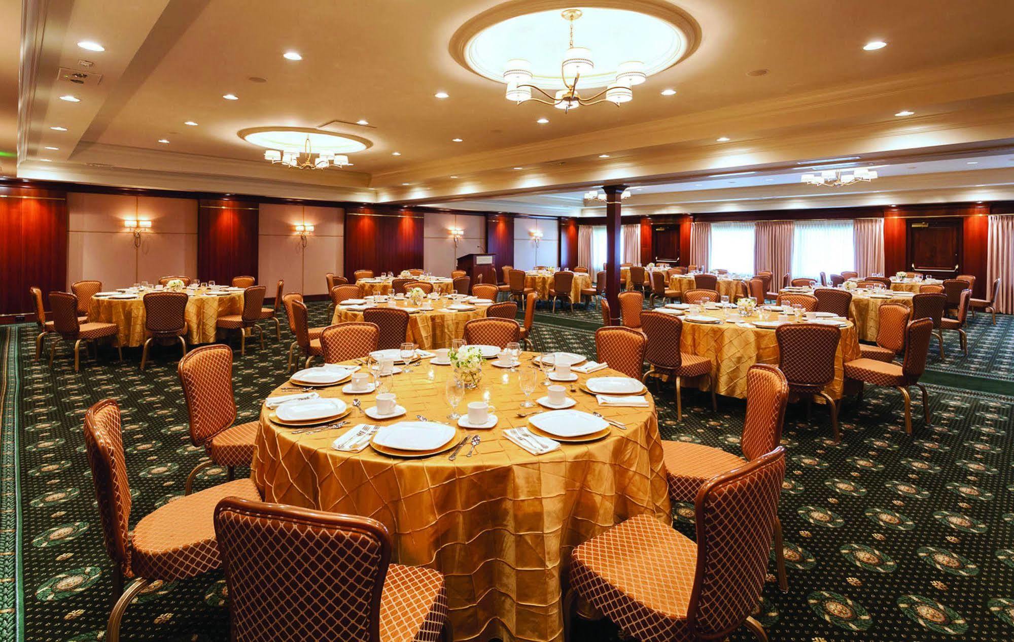 Ann Arbor Regent Hotel And Suites Extérieur photo